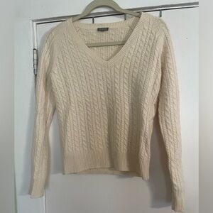 Ann Taylor Cream 100% cashmere V-Neck sweater size small